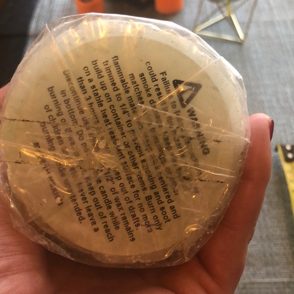 #65b NWOT Ocean Mist Scented Candle - Picture 9 of 13